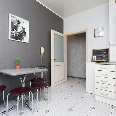 Apartament On Leningradskaya 1a *
