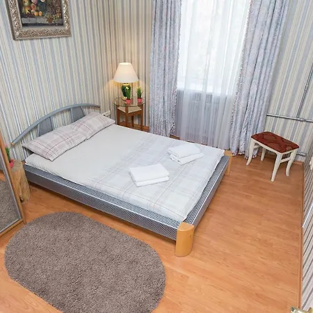 Apartament On Leningradskaya 1a *