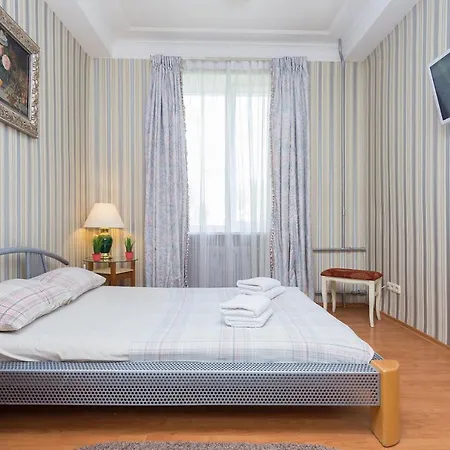 Apartament On Leningradskaya 1a *