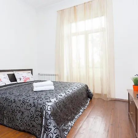 On Leningradskaya 1a Apartament